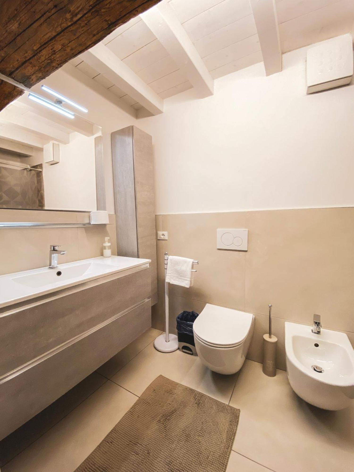 Apartamento Ponte Pietra Luxury In Verona