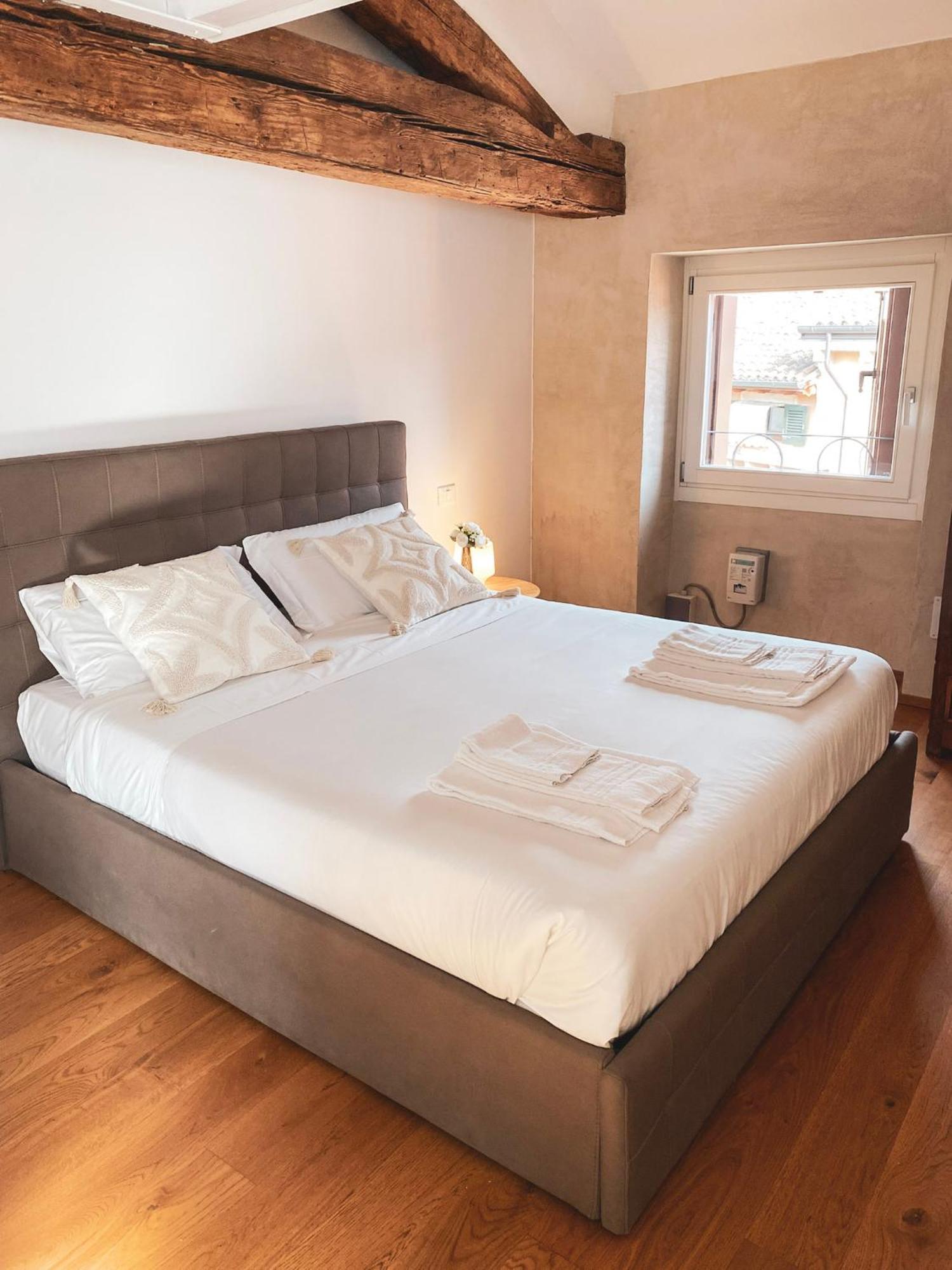 Apartamento Ponte Pietra Luxury In Verona